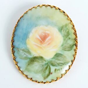 Hand-Painted Porcelain Rose Flower Bouquet Brooch - Vintage